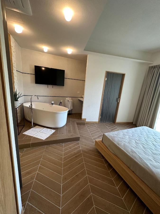 באקולי View Room מראה חיצוני תמונה